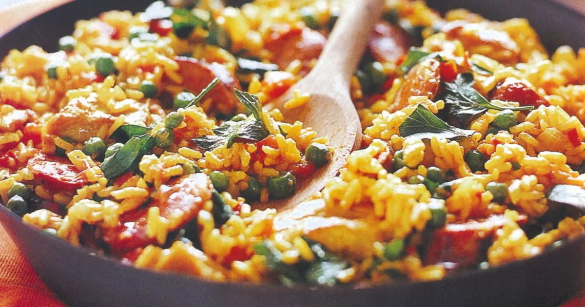 Learn how to cook chorizo and rice in one pot